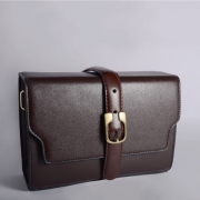 Metal Buckles for Leather Bags can demonstrate a mature sense of style.