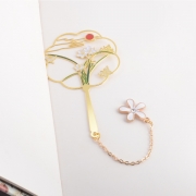 The weight of Metal Soft Enamel Colorful Bookmark is light and it is easy to carry.