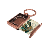 This is a square photo-frame keyring with spring system inside.